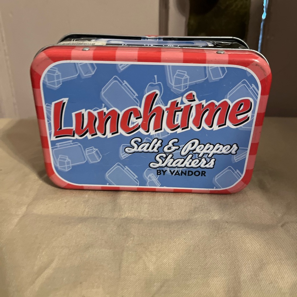 DC Comics Lunchtime Red and Blue Salt & Pepper Shaker Tin